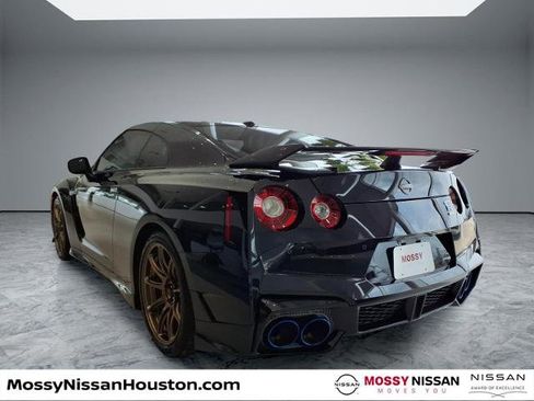 Certified 2024 Nissan GT-R w/ Floor Mat Package AWD/4WD image 5