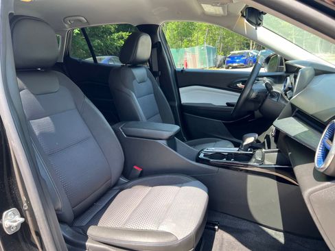 Used 2024 Chevrolet Trax LT w/ Driver Confidence Package image 25