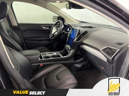 Used 2021 Ford Edge Titanium AWD/4WD image 12