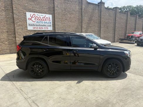 Used 2020 GMC Terrain SLT w/ Preferred Package AWD/4WD image 2