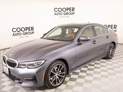 Used 2022 BMW 330i xDrive 330i xDrive w/ Driving Assistance Package image 11