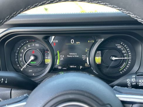 Certified 2025 Jeep Wrangler Unlimited Sahara AWD/4WD image 8