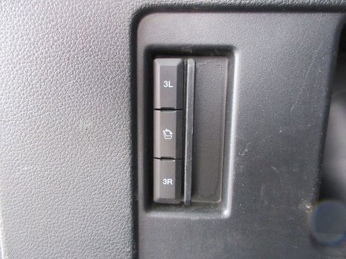 Used 2020 Ford Expedition XLT image 13