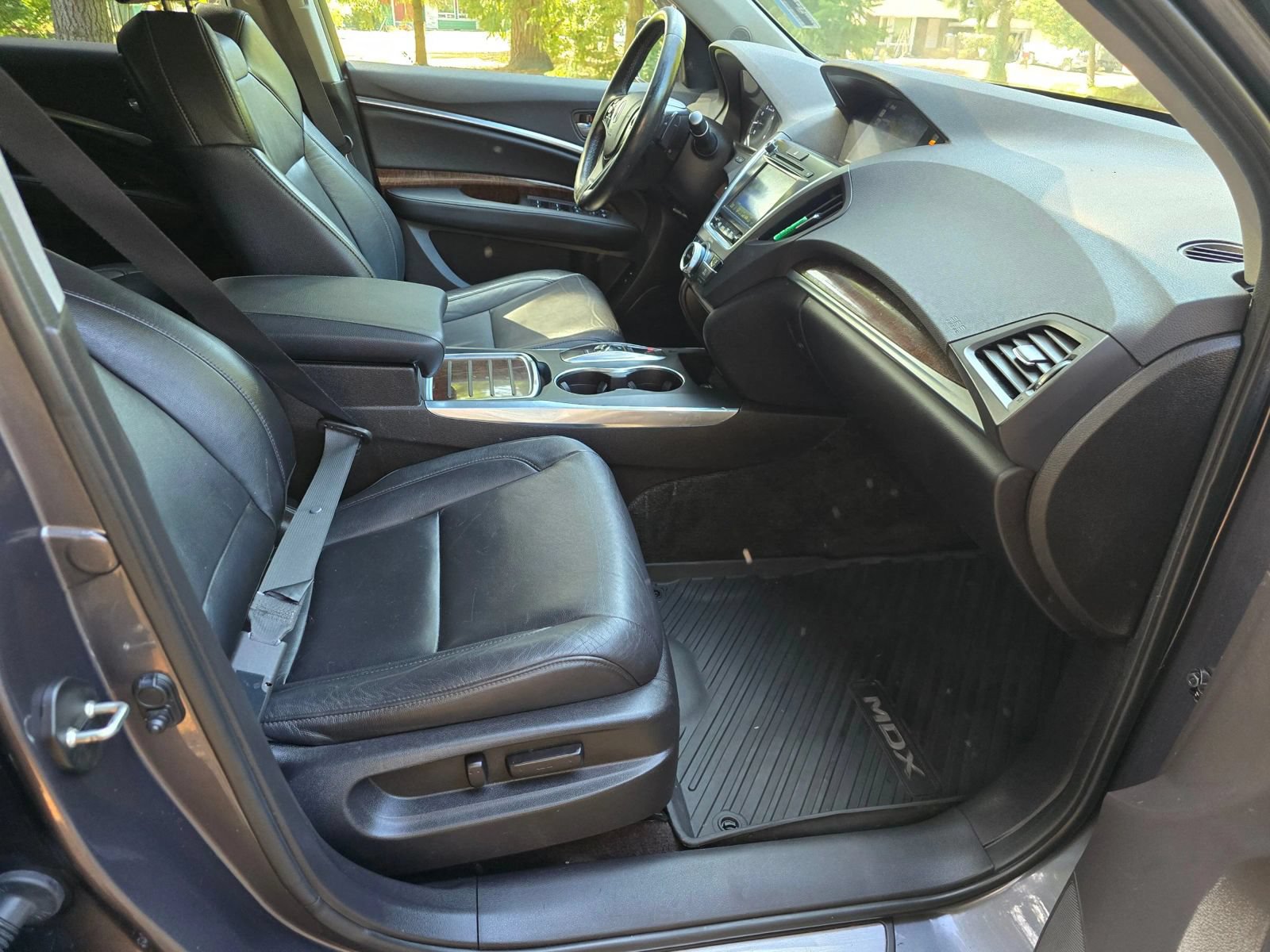 Used 2017 Acura MDX w/ Technology Package AWD/4WD image 11