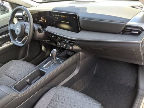 Certified 2025 Nissan Kicks SV w/ SV Premium Package AWD/4WD image 19