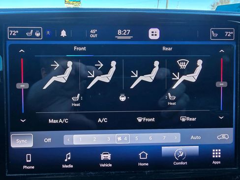 Used 2021 Chrysler Pacifica Touring-L w/ Uconnect Theater Family Group image 10