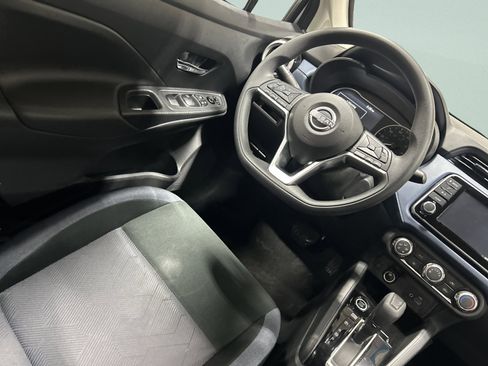 Used 2025 Nissan Versa SV image 20