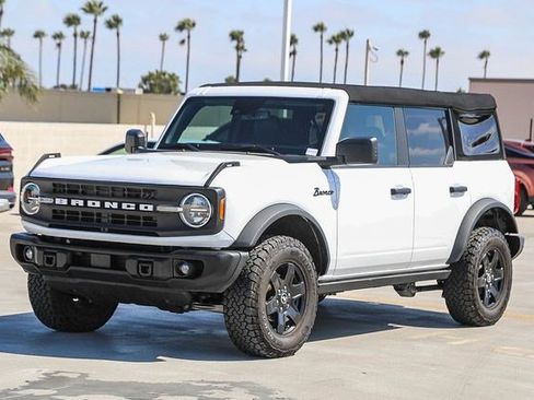 Used 2024 Ford Bronco Black Diamond AWD/4WD image 3