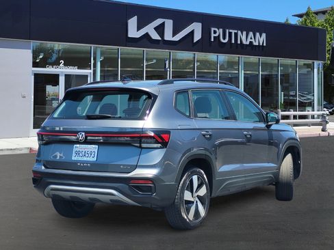 Used 2025 Volkswagen Taos S AWD/4WD image 4