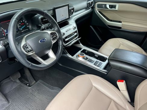 Used 2021 Ford Explorer XLT w/ Equipment Group 202A image 11