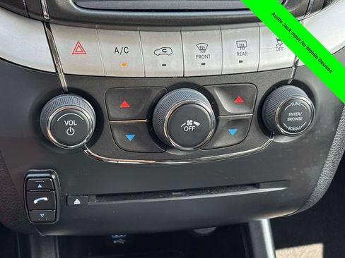 Used 2019 Dodge Journey SE FWD image 18