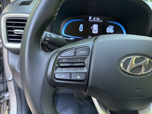 Certified 2023 Hyundai Venue SEL FWD image 20