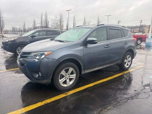 Used 2013 Toyota RAV4 XLE image 8