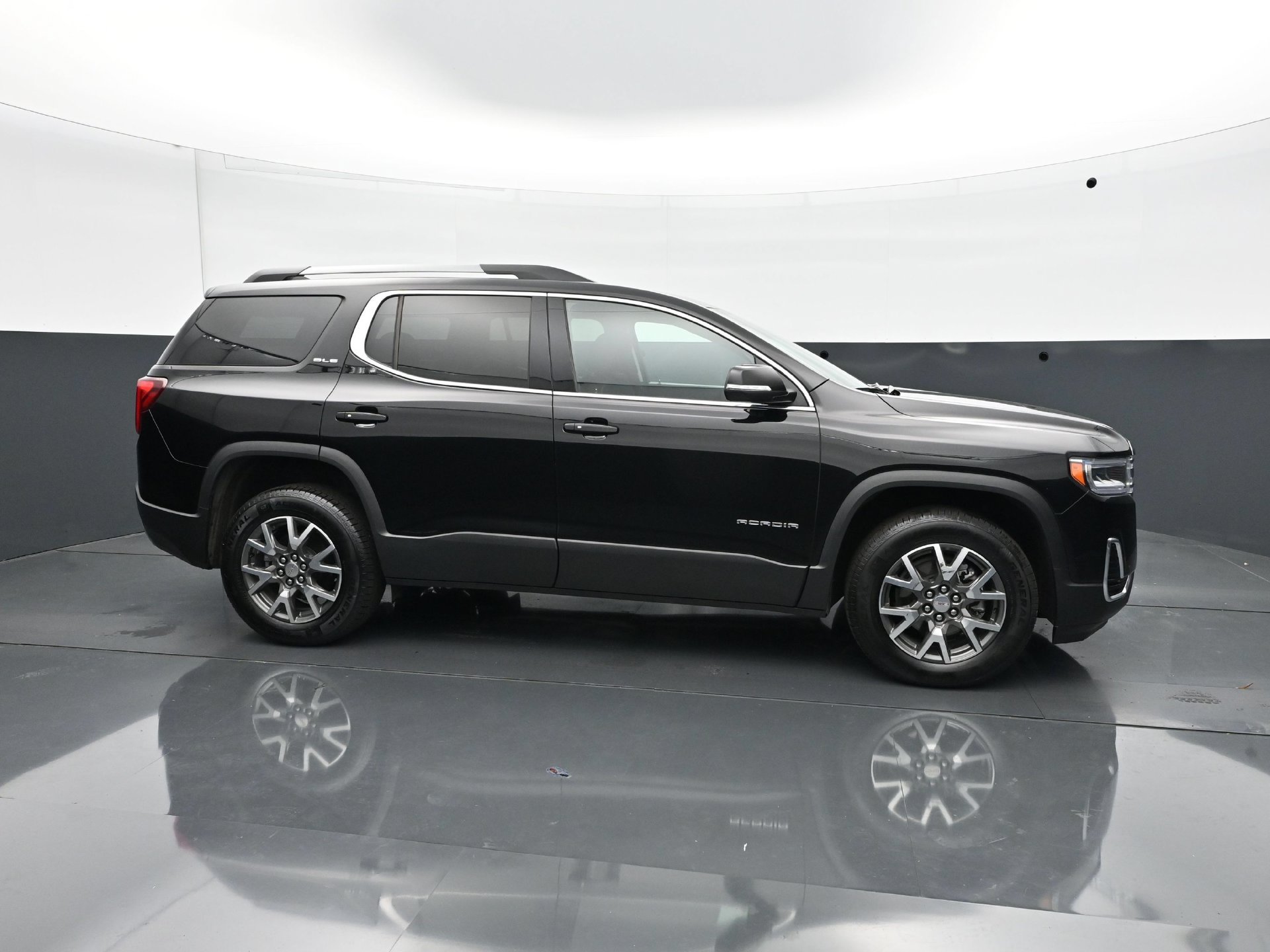 Used 2023 GMC Acadia SLE w/ Driver Convenience Package AWD/4WD image 8