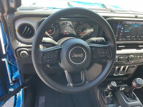 Used 2026 Jeep Wrangler Sport AWD/4WD image 10