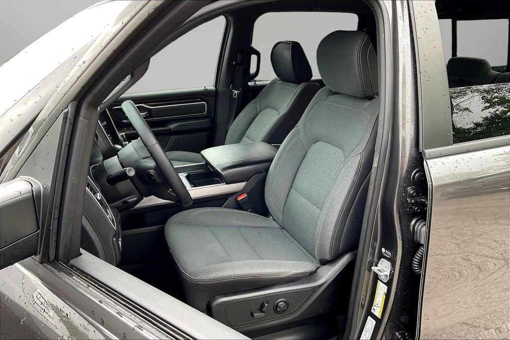 Used 2022 RAM 1500 Big Horn AWD/4WD image 21
