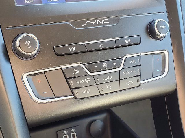 Used 2020 Ford Fusion SE w/ Equipment Group 151A FWD image 20