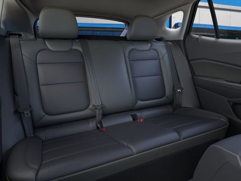 New 2026 Chevrolet Trax ACTIV w/ Sunroof Package FWD image 17