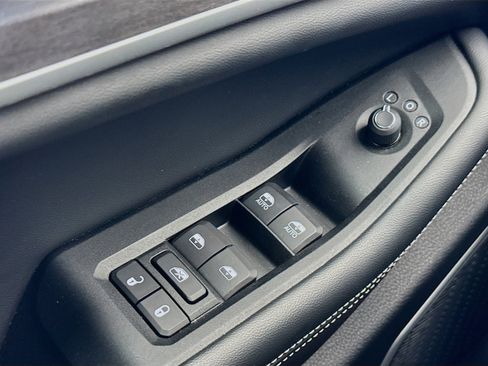 Used 2024 Jeep Grand Cherokee Limited 4xe image 13