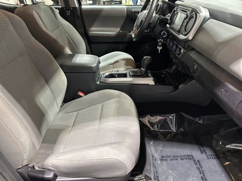 Used 2019 Toyota Tacoma SR5 image 17