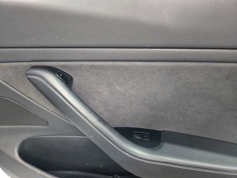 Used 2018 Tesla Model 3 Long Range RWD image 8