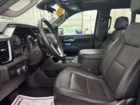 Used 2023 GMC Sierra 1500 Denali w/ Denali Reserve Package AWD/4WD image 9
