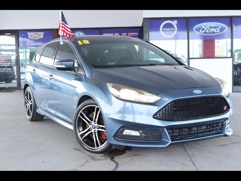 Used 2018 Ford Focus ST FWD image 1