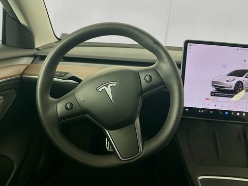 Used 2023 Tesla Model 3 Standard Range image 16