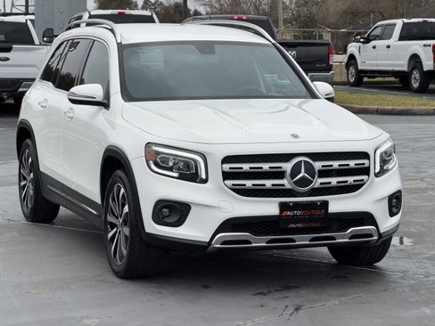 Used 2021 Mercedes-Benz GLB 250 w/ Premium Package image 3