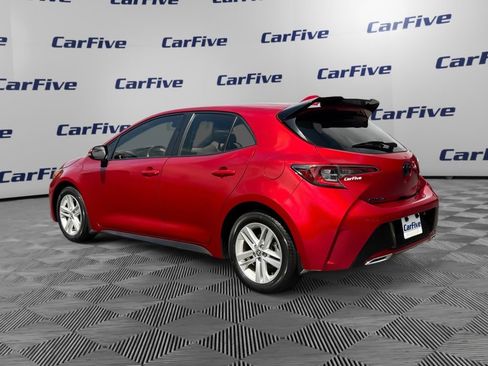 Used 2022 Toyota Corolla SE w/ SE Preferred Package FWD image 3