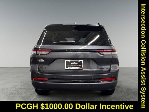 Used 2024 Jeep Grand Cherokee Limited w/ Luxury Tech Group II image 23