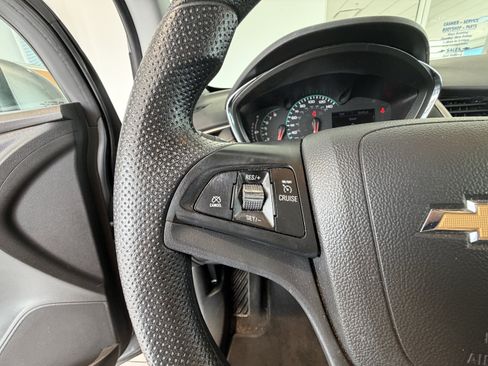 Used 2020 Chevrolet Trax LS w/ Tint and Cruise Package FWD image 12