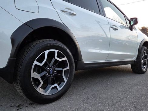 Used 2017 Subaru Crosstrek 2.0i Premium AWD/4WD image 18