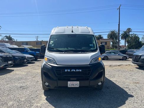 Used 2024 RAM ProMaster 2500 w/ Convenience Group FWD image 2