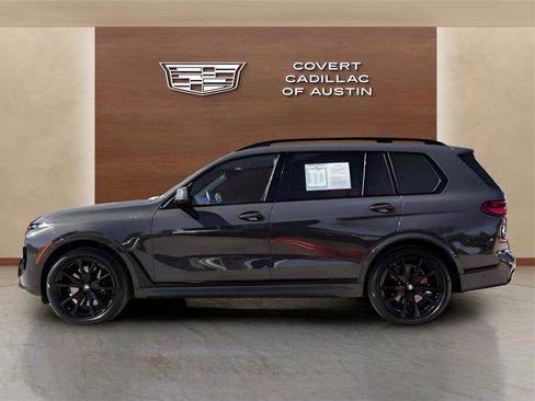 Used 2023 BMW X7 xDrive40i w/ Executive Package image 2