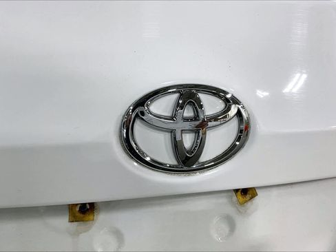 Used 2015 Toyota Corolla LE FWD image 31