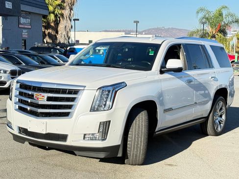 Used 2019 Cadillac Escalade Premium Luxury image 5