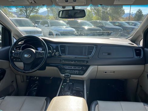 Used 2016 Kia Sedona SX image 24