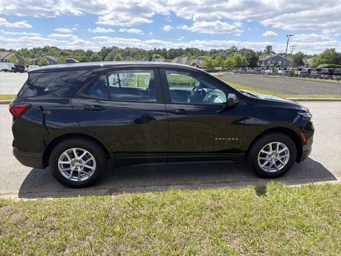 Used 2023 Chevrolet Equinox LS AWD/4WD image 11