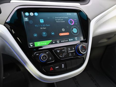 Used 2017 Chevrolet Bolt Premier w/ Infotainment Package image 27