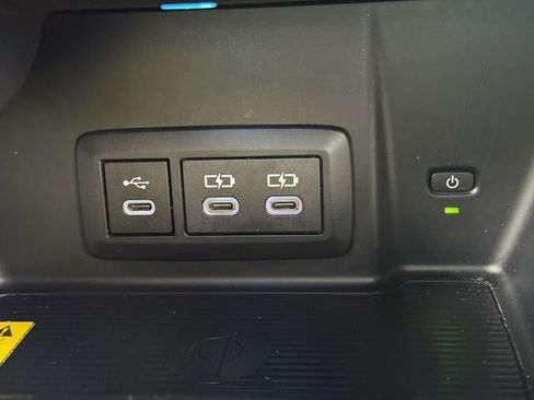 Certified 2023 Toyota Venza Nightshade image 19