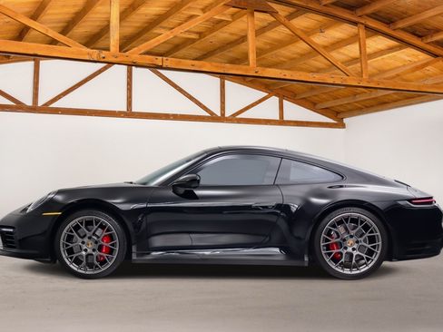 Used 2024 Porsche 911 Carrera S RWD image 2