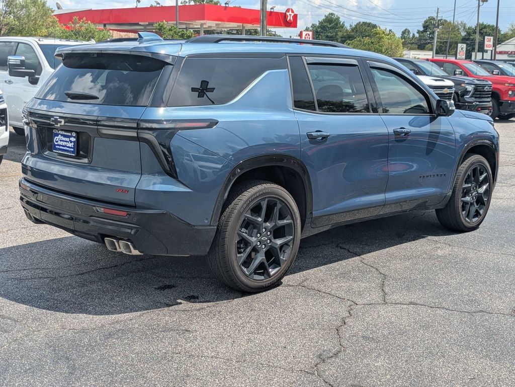 Used 2026 Chevrolet Traverse RS FWD image 4