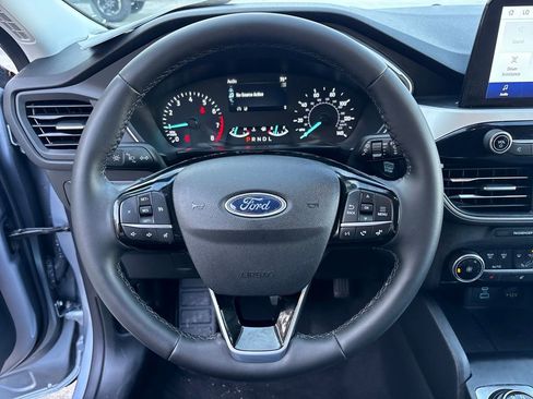 Used 2022 Ford Escape SE w/ Cold Weather Package image 17