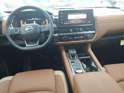 New 2026 Nissan Pathfinder Platinum image 9