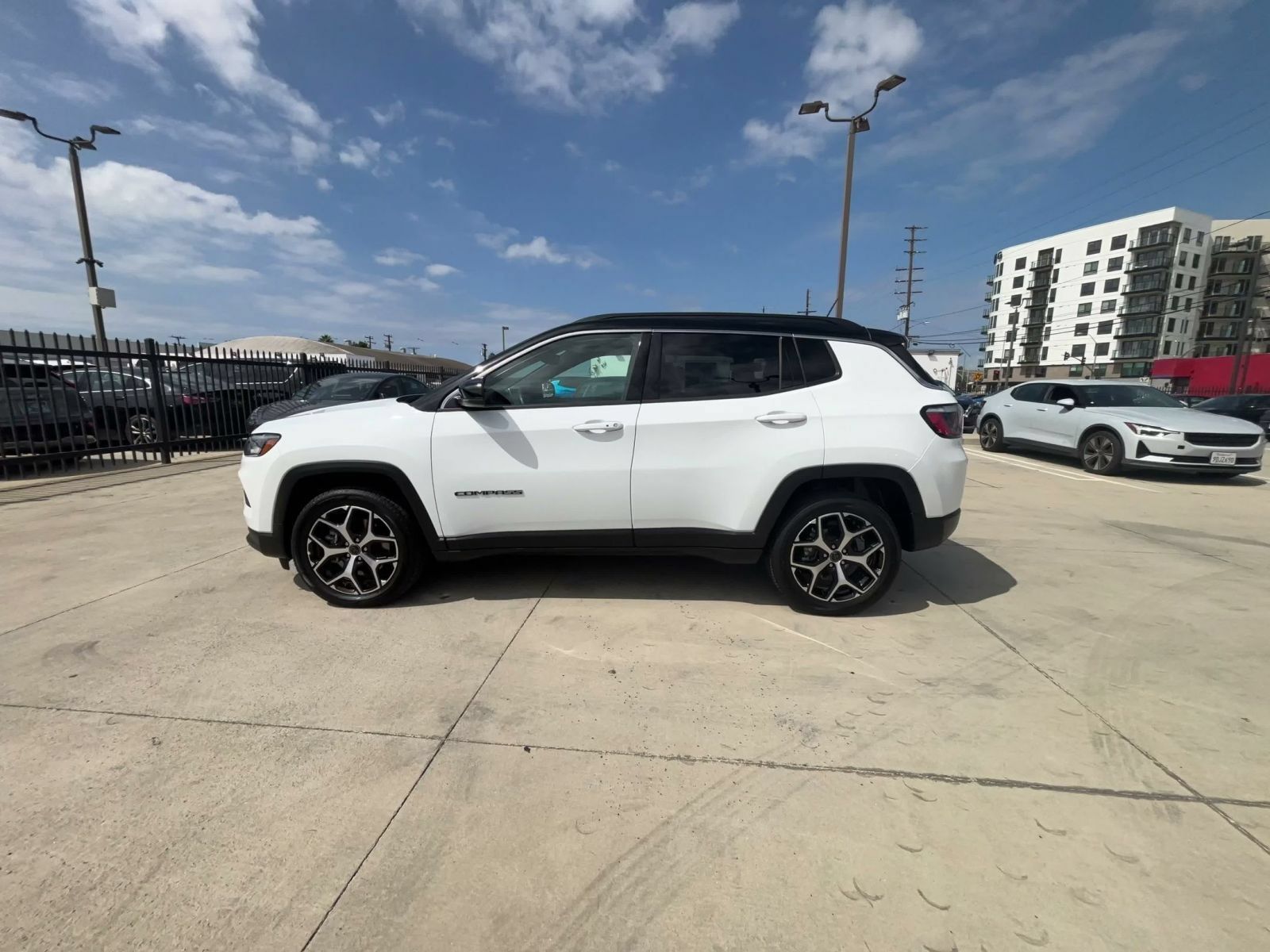 Used 2025 Jeep Compass Limited AWD/4WD image 8
