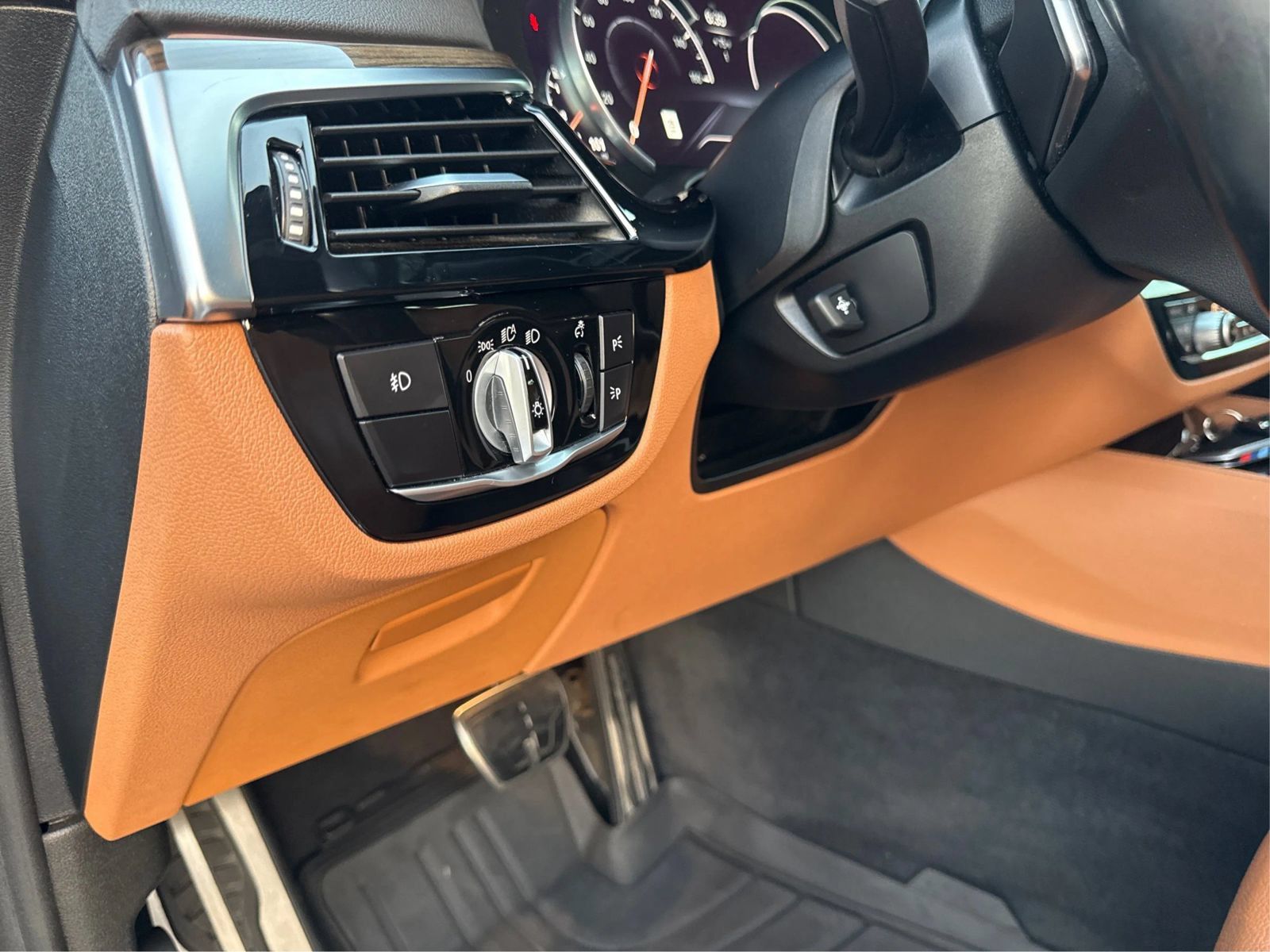Used 2018 BMW 540i RWD image 18
