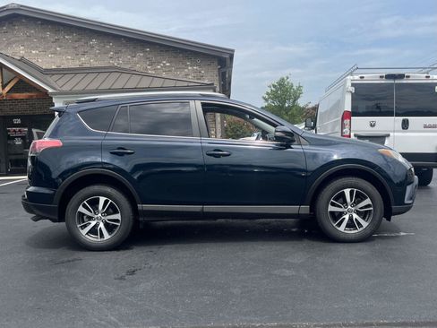 Used 2018 Toyota RAV4 XLE FWD image 21