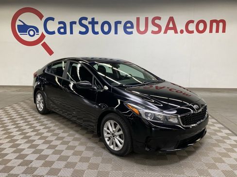 Used 2017 Kia Forte S image 1