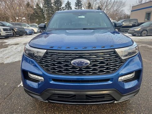 Certified 2023 Ford Explorer ST-Line image 2